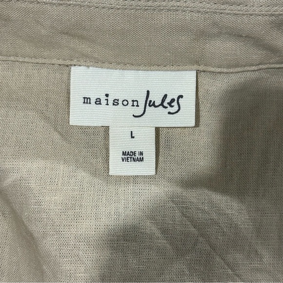 Maison Jules Linen Blend Lightweight V-Neck Rolled Sleeve Top - Tan sz L - Picture 3 of 4
